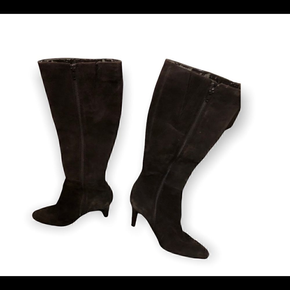 Womens Loft brown suede side zip heeled boot. Size 7M. GUC.